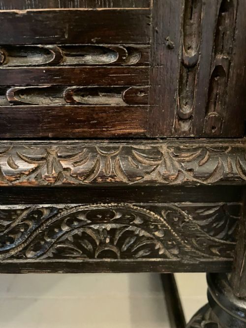 LARGE ANTIQUE VICTORIAN CARVED OAK SIDE CABINET - ADDITIONAL PHOTO 3