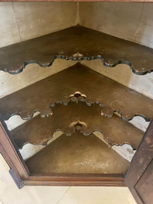 OUTSTANDING ANTIQUE GEORGE III QUALITY OAK INLAID HANGING CORNER CABINET - ADDITIONAL PHOTO 10