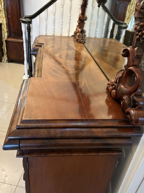OUTSTANDING QUALITY ANTIQUE VICTORIAN CARVED MAHOGANY MIRROR BACK SIDEBOARD - ADDITIONAL PHOTO 15