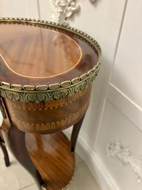 ANTIQUE FRENCH QUALITY LOUIS XV STYLE KIDNEYSHAPED SIDE LAMP TABLE - ADDITIONAL PHOTO 2