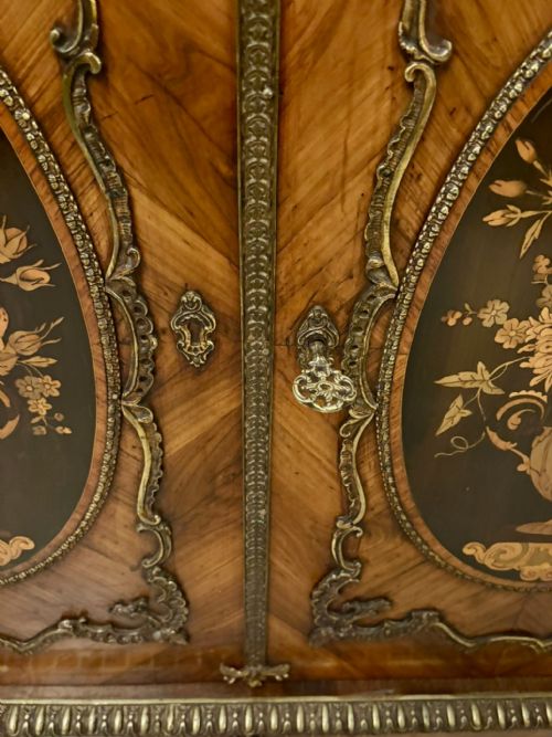 EXCEPTIONAL QUALITY ANTIQUE FRENCH LOUIS XVI STYLE MARBLETOP SIDE CABINET - ADDITIONAL PHOTO 3