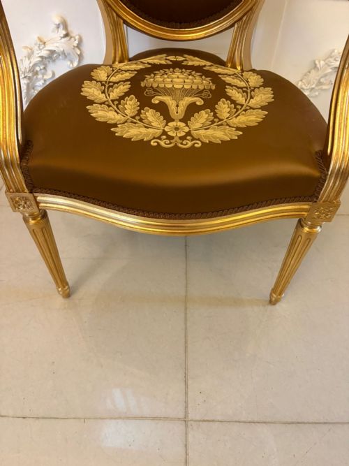 LARGE RARE SUITE OF 42 MATCHING LOUIS XVI STYLE GILTWOOD DINING CHAIRS WITH SILK DAMASK UPHOLSTERY - ADDITIONAL PHOTO 13