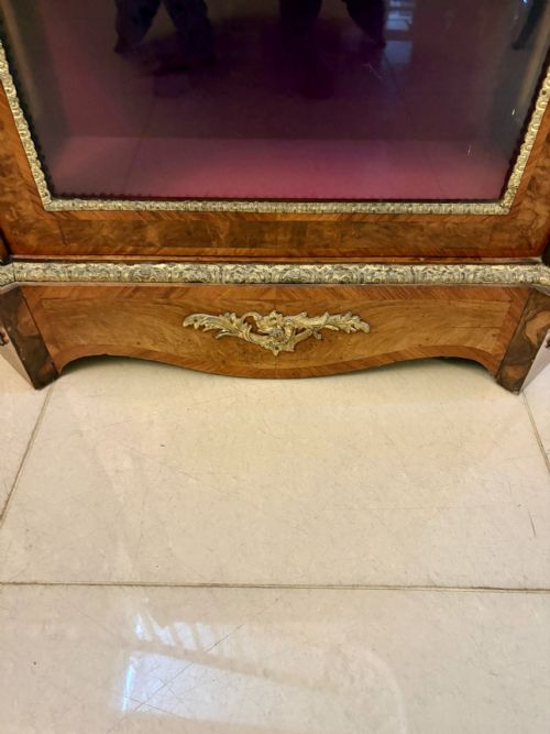 ANTIQUE EXCEPTIONAL PAIR OF VICTORIAN BURR WALNUT PIER CABINETS WITH ORMOLU MOUNTS - ADDITIONAL PHOTO 2