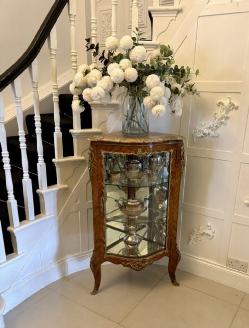 ANTIQUE EXCEPTIONAL FRENCH KINGWOOD SERPENTINE CORNER DISPLAY CABINET WITH MARBLE TOP AND ORMOLU MOUNTS - ADDITIONAL PHOTO 2