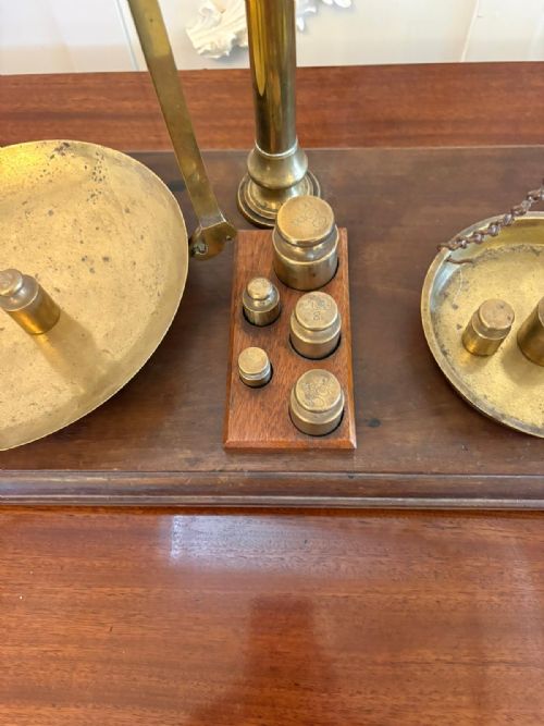 ANTIQUE VICTORIAN APOTHECARY BALANCE SCALES BRASS MAHOGANY DAY MILLWARD COMPLETE WITH WEIGHTS - ADDITIONAL PHOTO 11