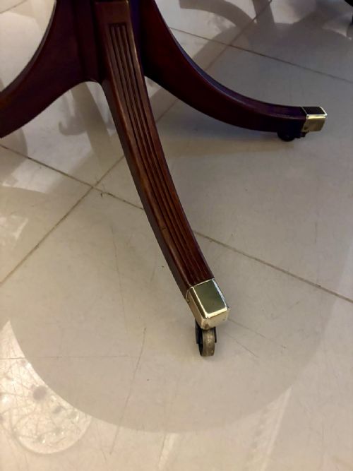 ANTIQUE GEORGIAN MAHOGANY TRIPLE PILLAR DINING TABLE 1214 SEATER EXTENDING WITH TWO LEAVES - ADDITIONAL PHOTO 10