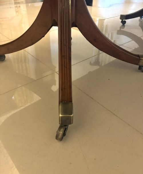 ANTIQUE GEORGIAN FIGURED MAHOGANY 3 PILLAR EXTENDING DINING TABLE CIRCA 1800 12 SEATER - ADDITIONAL PHOTO 11