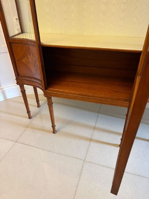 ANTIQUE VICTORIAN SATINWOOD INLAID BOW FRONT DISPLAY CABINET - ADDITIONAL PHOTO 11