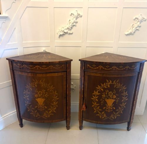 ANTIQUE PAIR OF ENGLISH VICTORIAN MARQUETRY INLAID MAHOGANY CORNER CABINETS