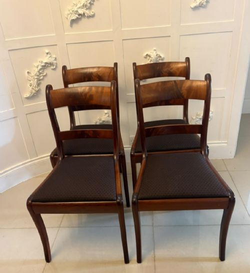 ANTIQUE REGENCY SET OF FOUR MAHOGANY BAR BACK DINING CHAIRS WITH SABRE LEGS