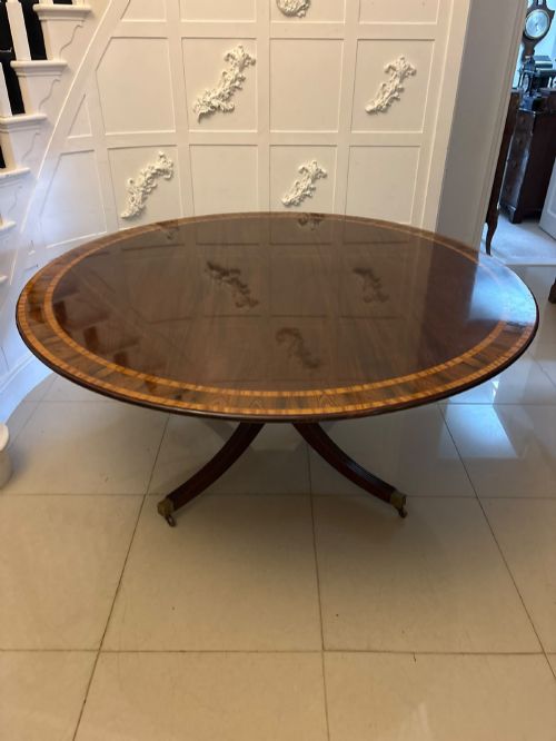 Antique Figured Mahogany 8 Seater Circular Pedestal Dining Table with Rosewood and Satinwood Crossbanding