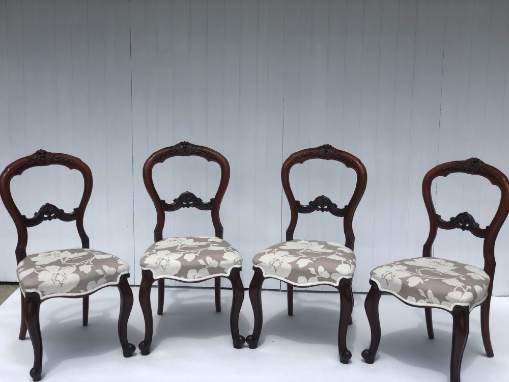 Quality Set of 4 Victorian Walnut Cabriole Legged Dining Chairs