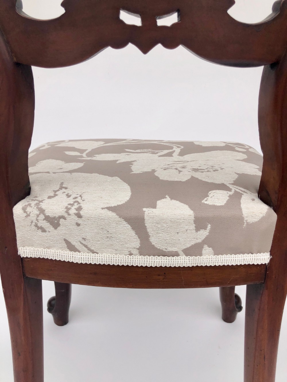Quality Set of 4 Victorian Walnut Cabriole Legged Dining Chairs View III