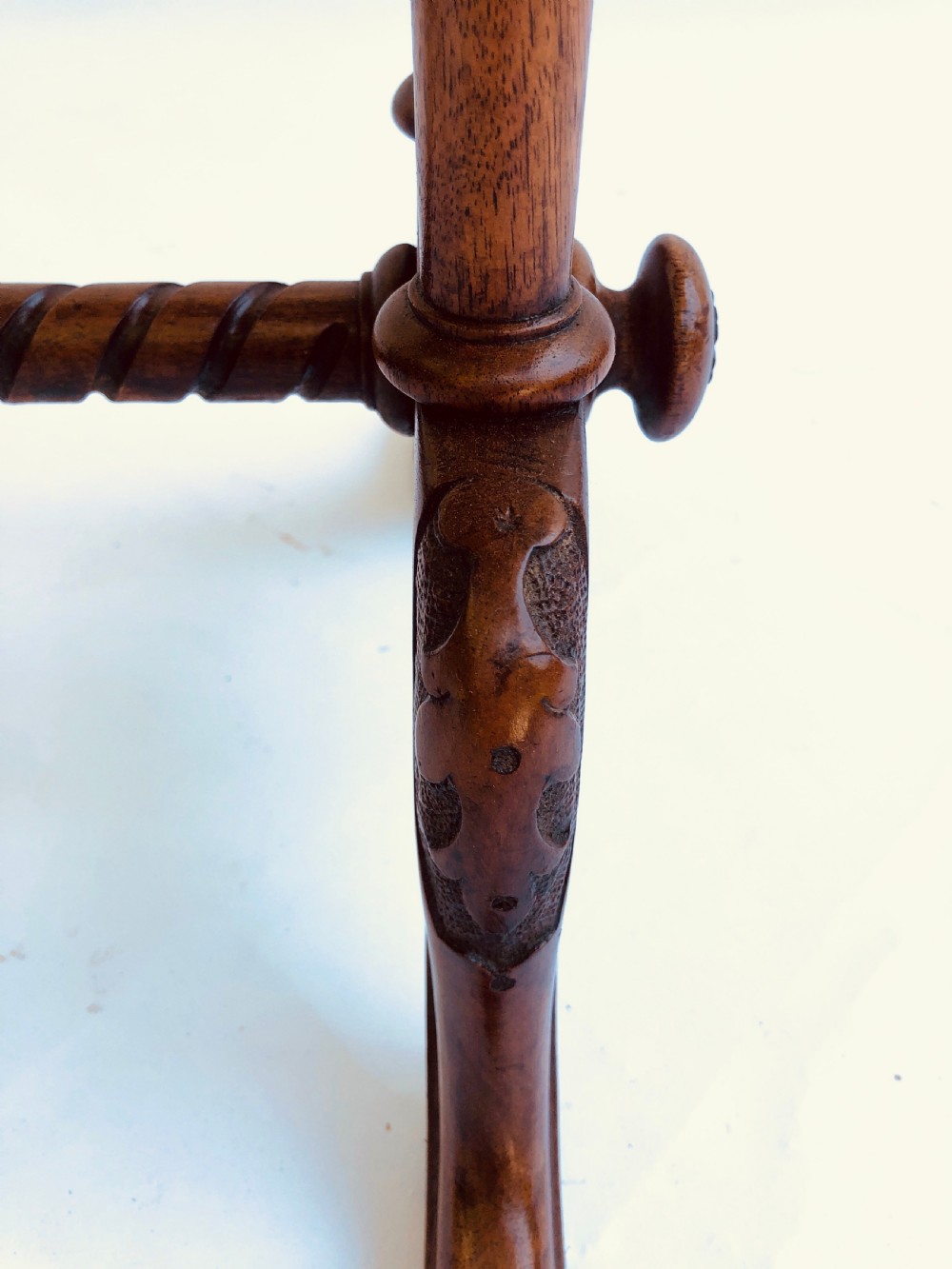 Quality Victorian Burr Walnut Oval Lamp/Side Table View IV