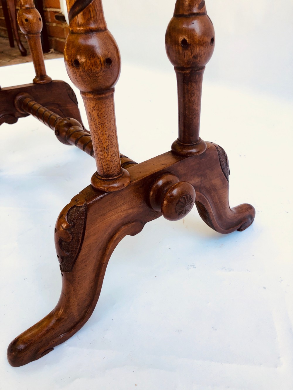Quality Victorian Burr Walnut Oval Lamp/Side Table View V
