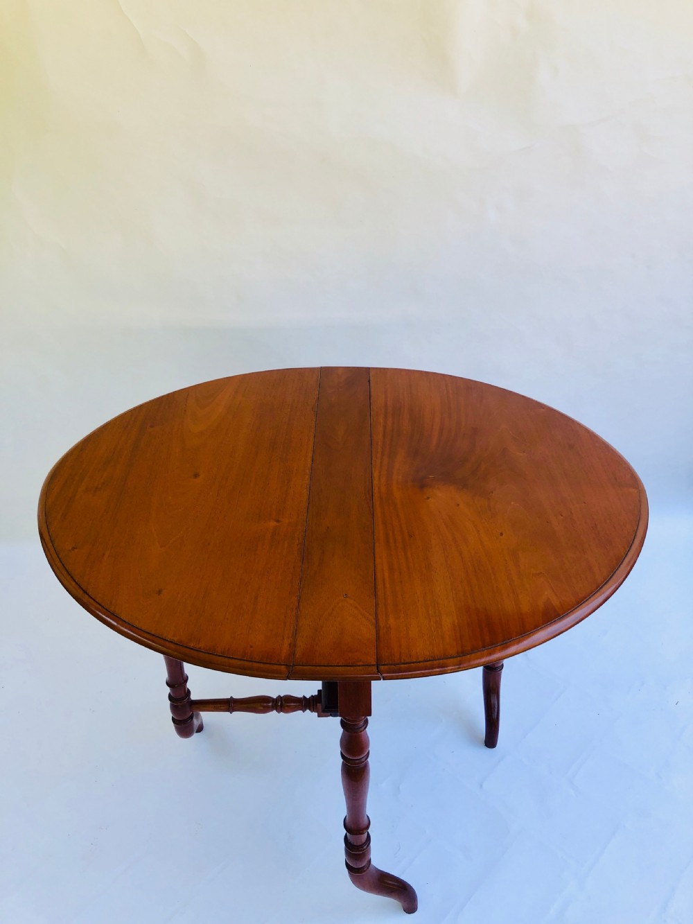 Quality Antique Mahogany Sutherland Table View II