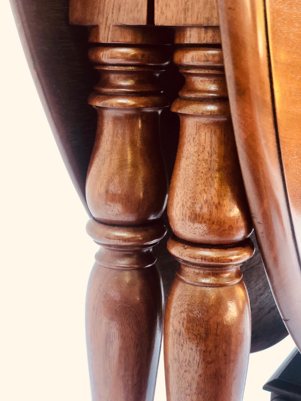 Quality Antique Mahogany Sutherland Table View XIV