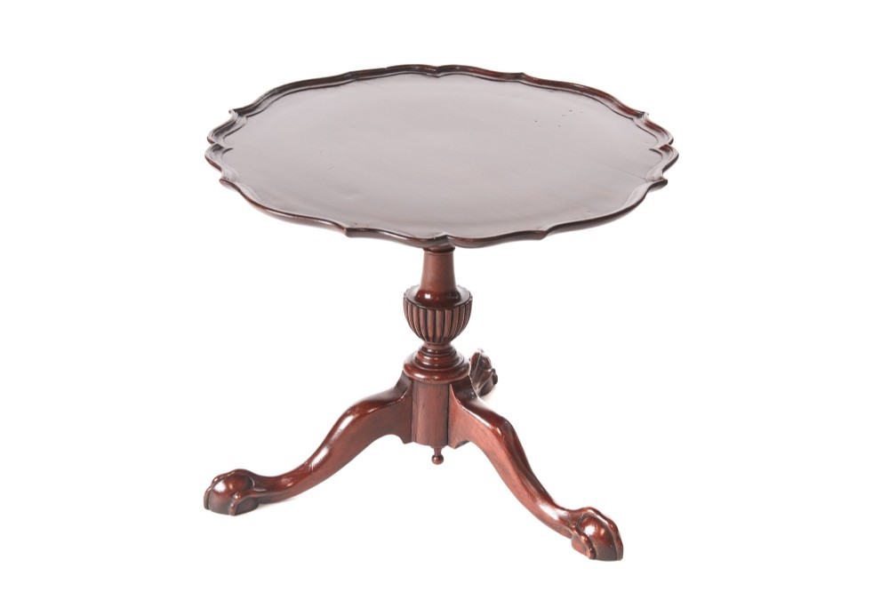 Mahogany Pie Crust Shaped Top Lamp Table