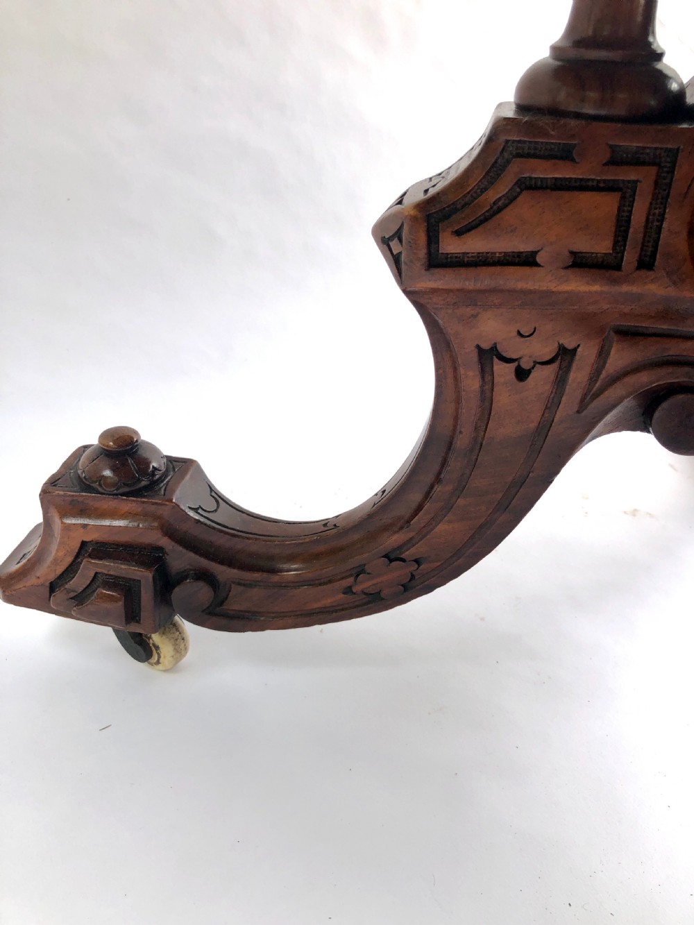 Fine Quality Antique Burr Walnut Oval Centre Table View V