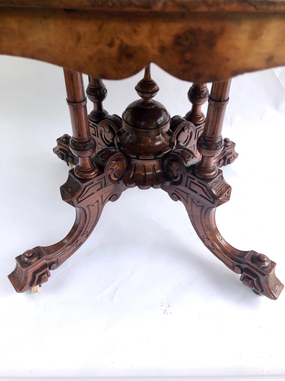 Fine Quality Antique Burr Walnut Oval Centre Table View XI