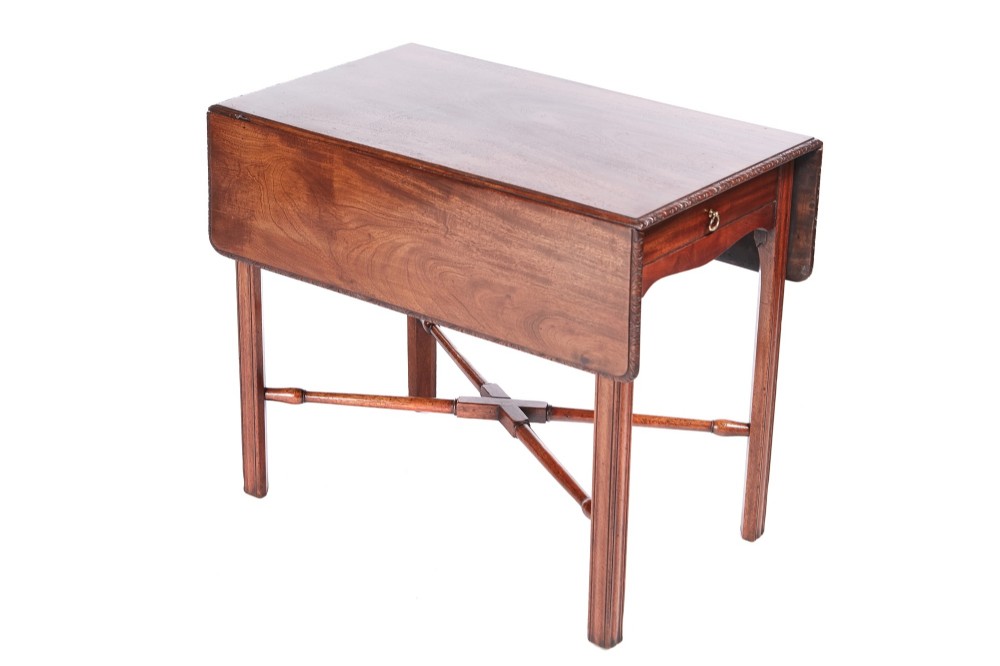 Fine Antique Georgian Chippendale Childs Mahogany Pembroke Table 