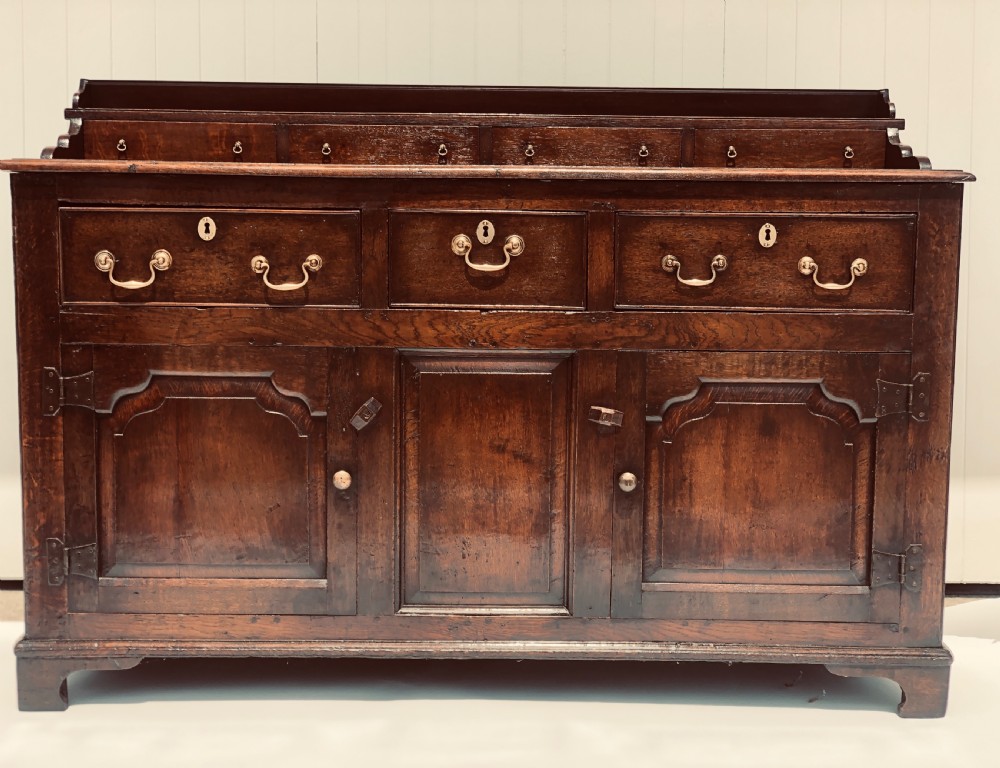 Early 18th Century Oak Welsh Dresser Base c.1700