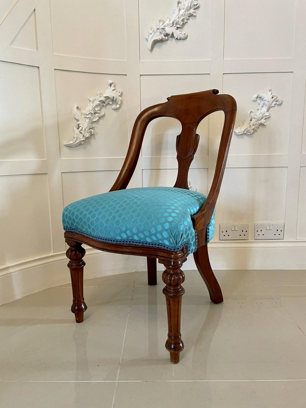 Quality Victorian Mahogany Carved Nursing/Dressing Table Chair