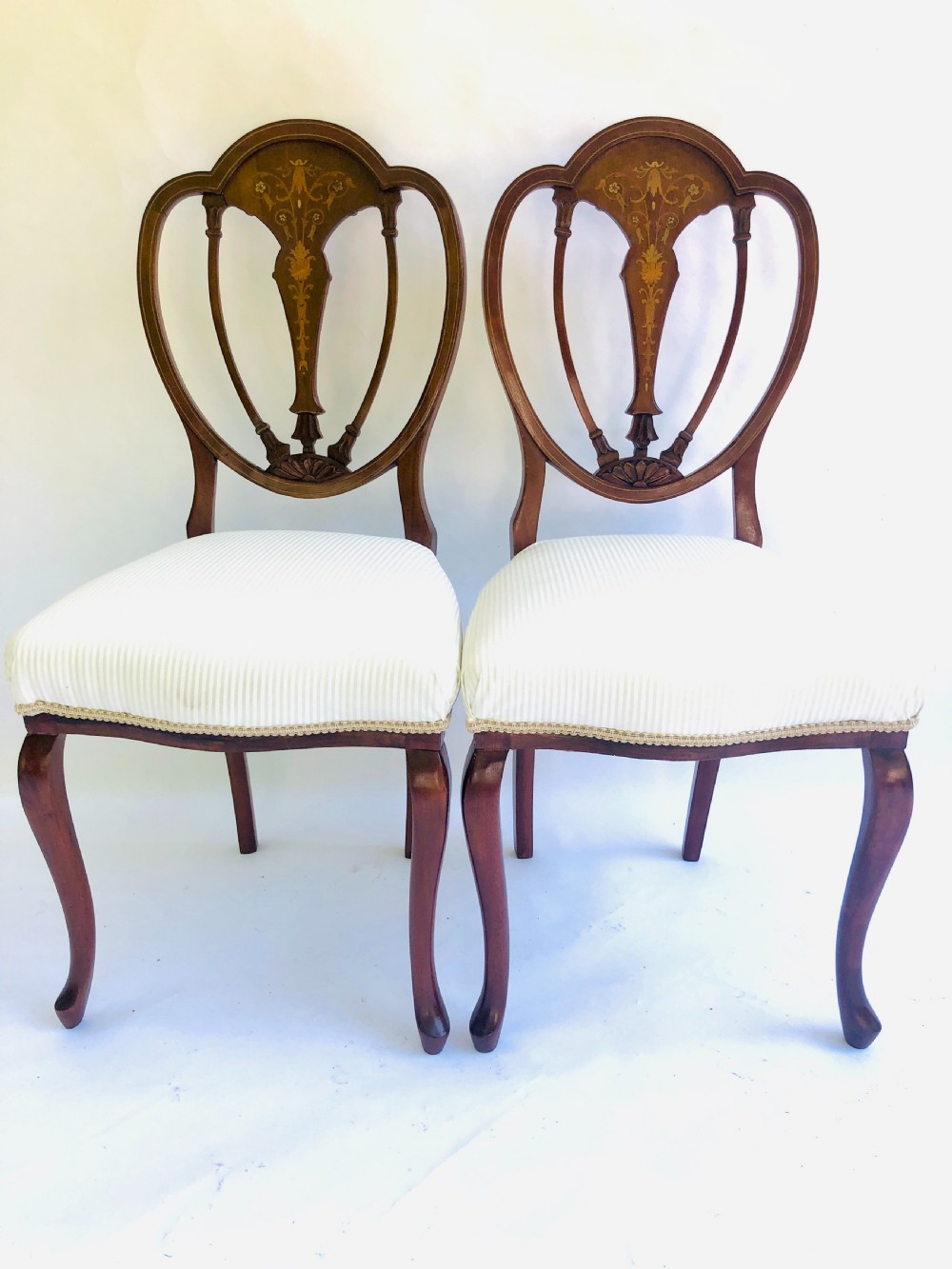 Fine Quality Pair of Inlaid Mahogany Victorian Side Chairs