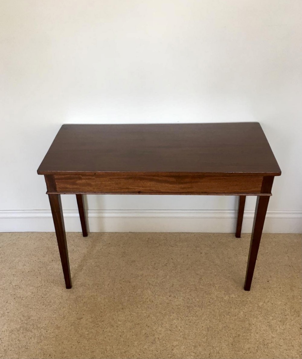  Antique 18th Century George III Mahogany Side/Lamp Table

