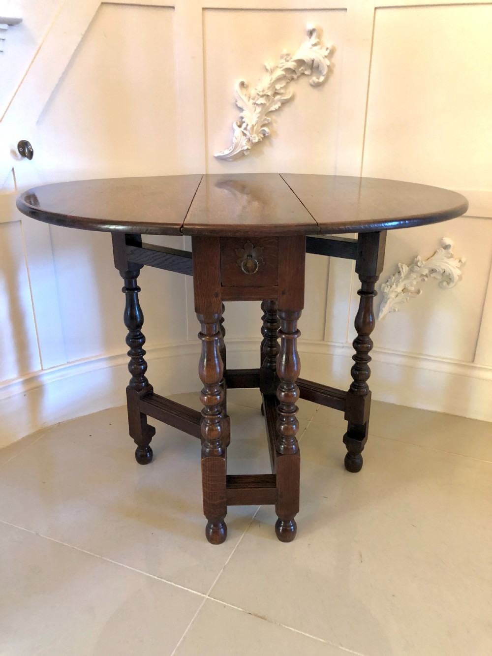  Antique Oak Gateleg Table
 View VIII