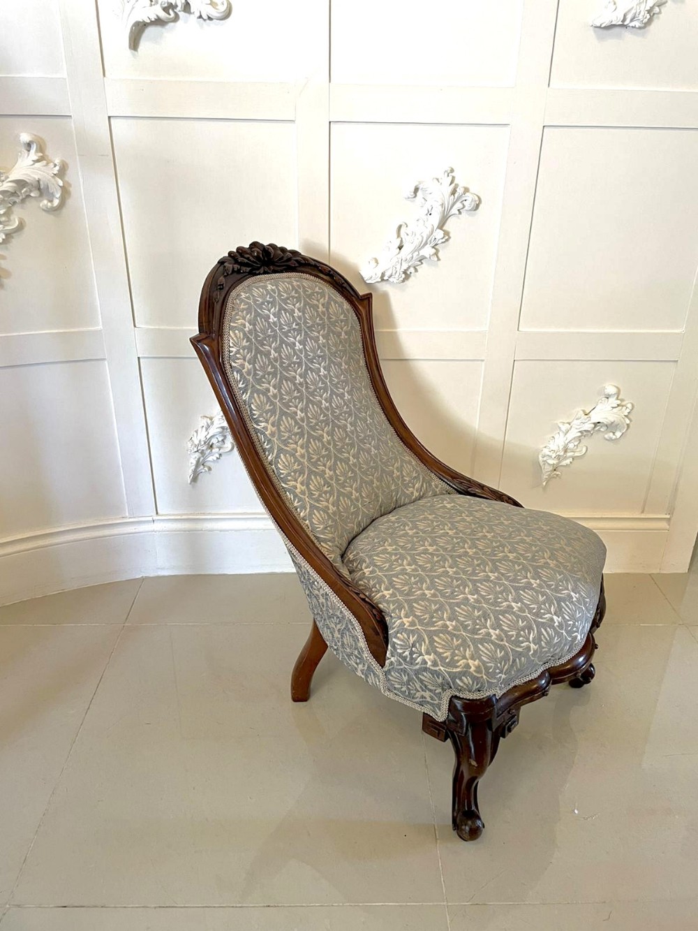 Quality Antique 19th Century Victorian carved walnut ladies chair