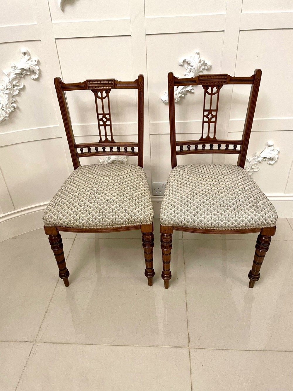   Pair of Antique Victorian Quality Carved Walnut Side Chairs 
