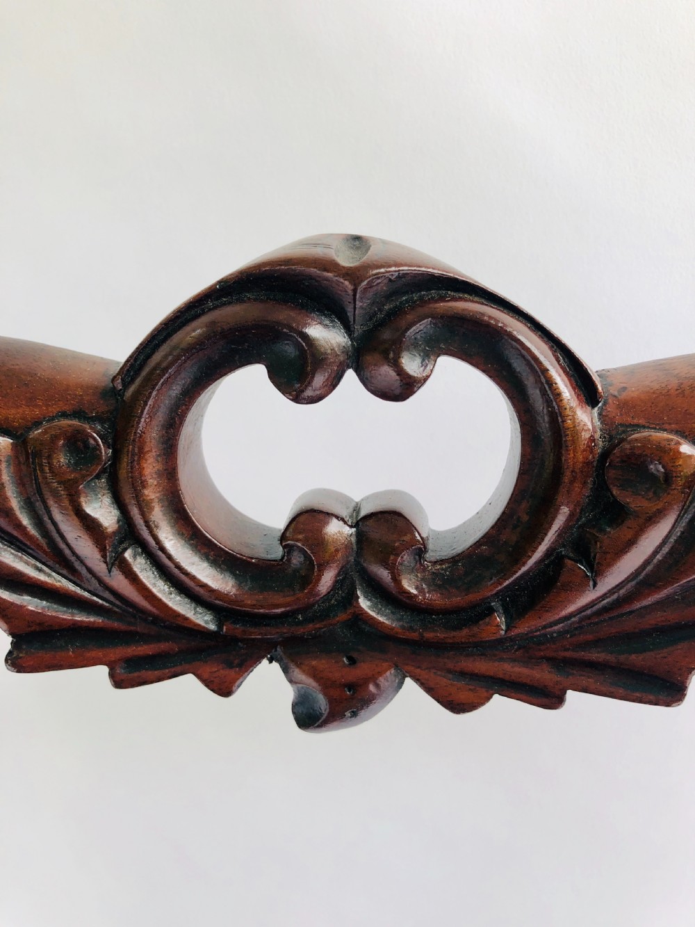  Fine Quality Set of 4 William IV Carved Rosewood Dining Chairs 
 View IV