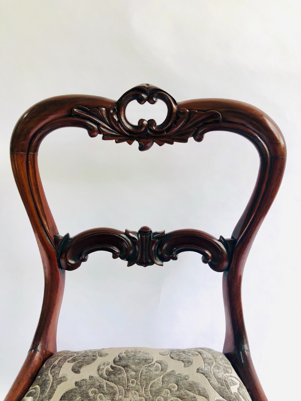 Fine Quality Set of 4 William IV Carved Rosewood Dining Chairs 
 View V