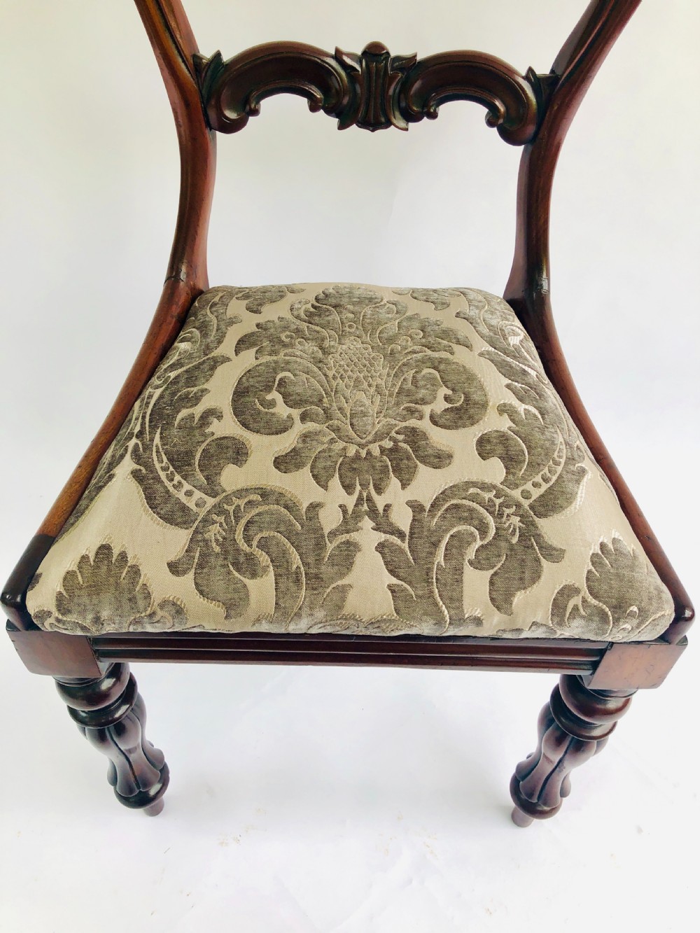 Fine Quality Set of 4 William IV Carved Rosewood Dining Chairs 
 View VI