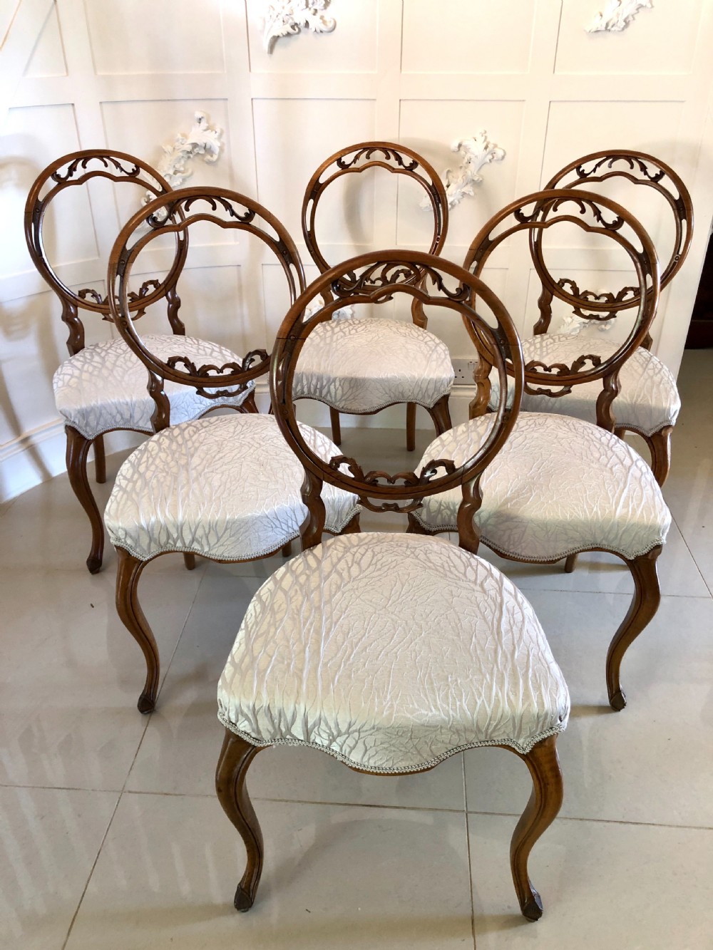 Fine Quality Set of Six Victorian Antique Walnut Dining Chairs