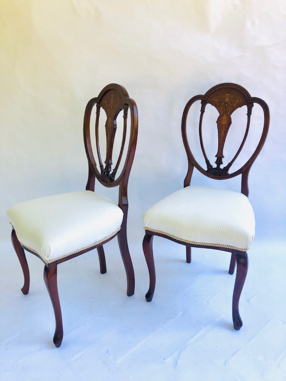 Fine Quality Pair of Inlaid Mahogany Victorian Side Chairs