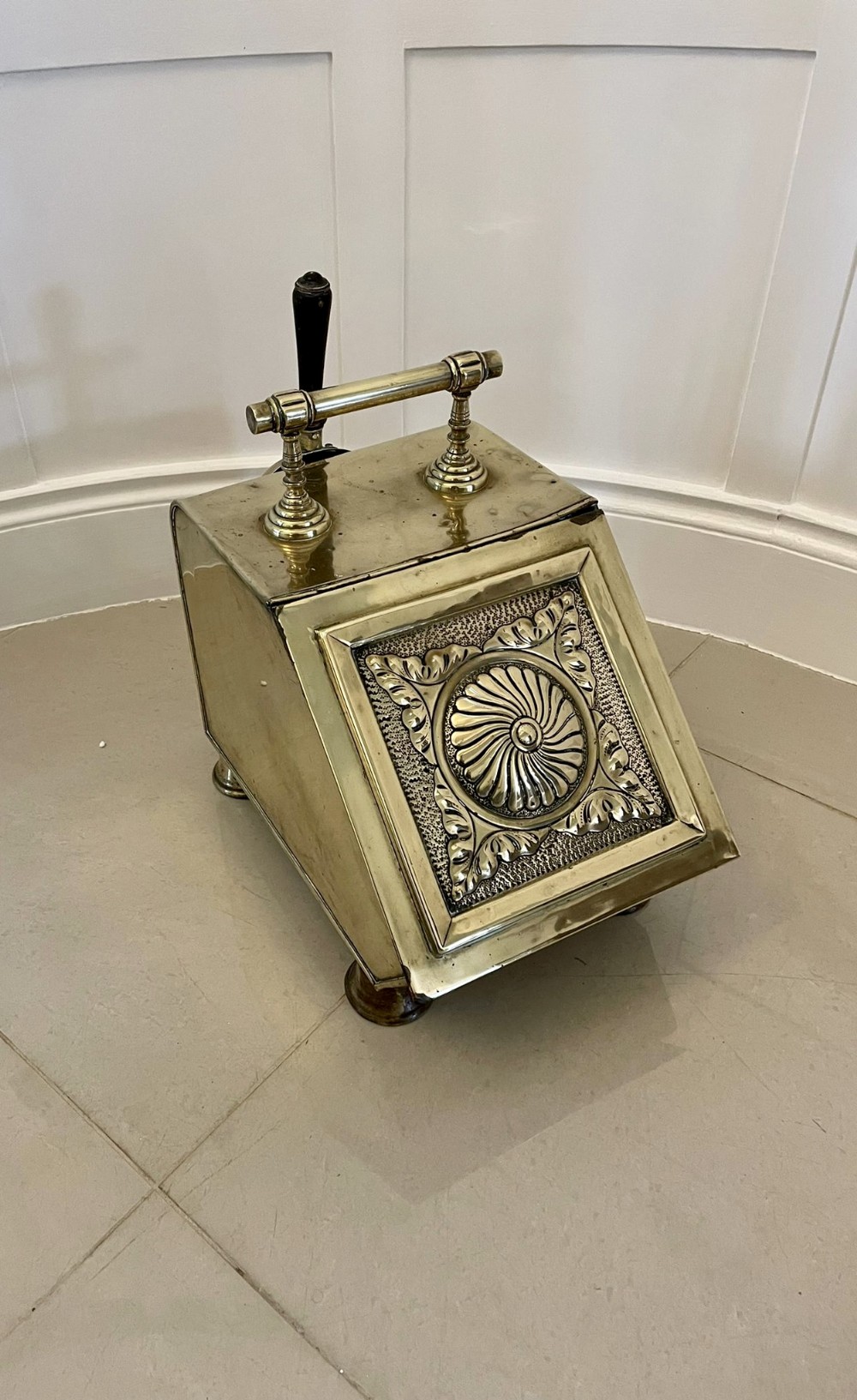  Antique Victorian Quality Brass Coal Scuttle 
