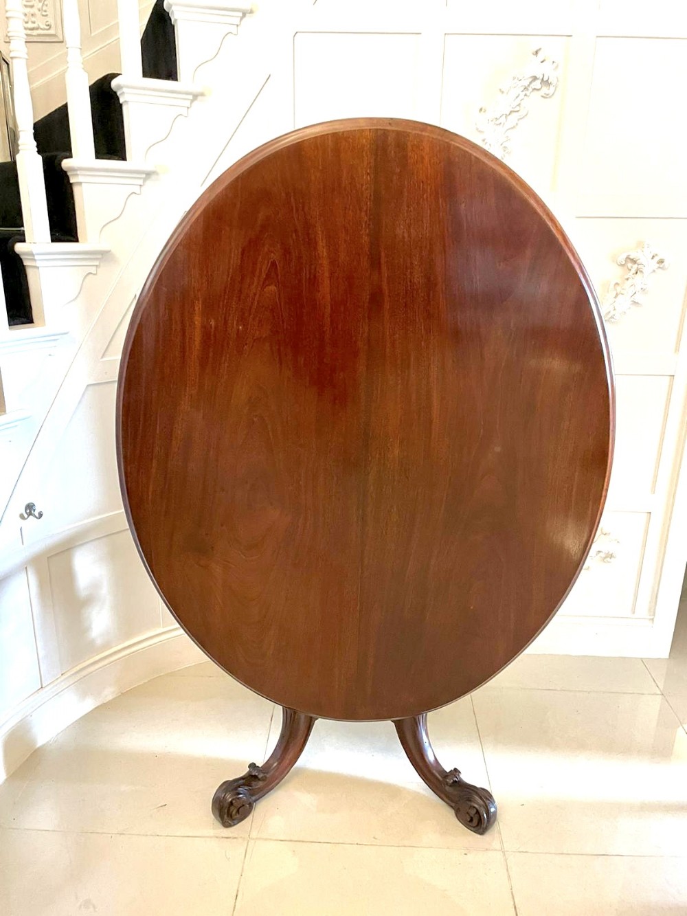 Antique Victorian Quality Mahogany Oval Centre Table 

