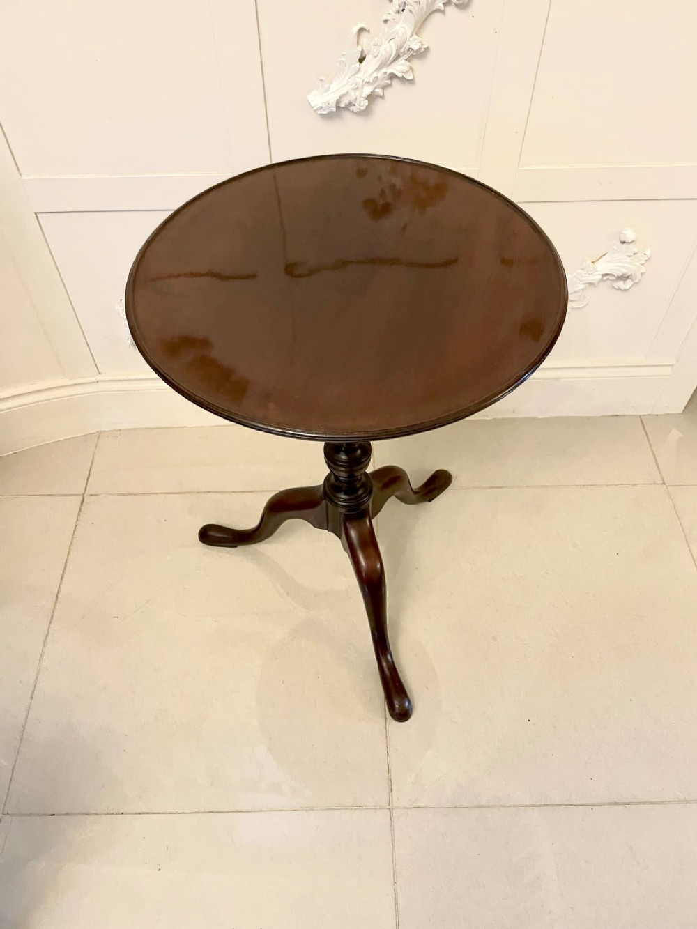   Antique George III Quality Mahogany Lamp Table 
