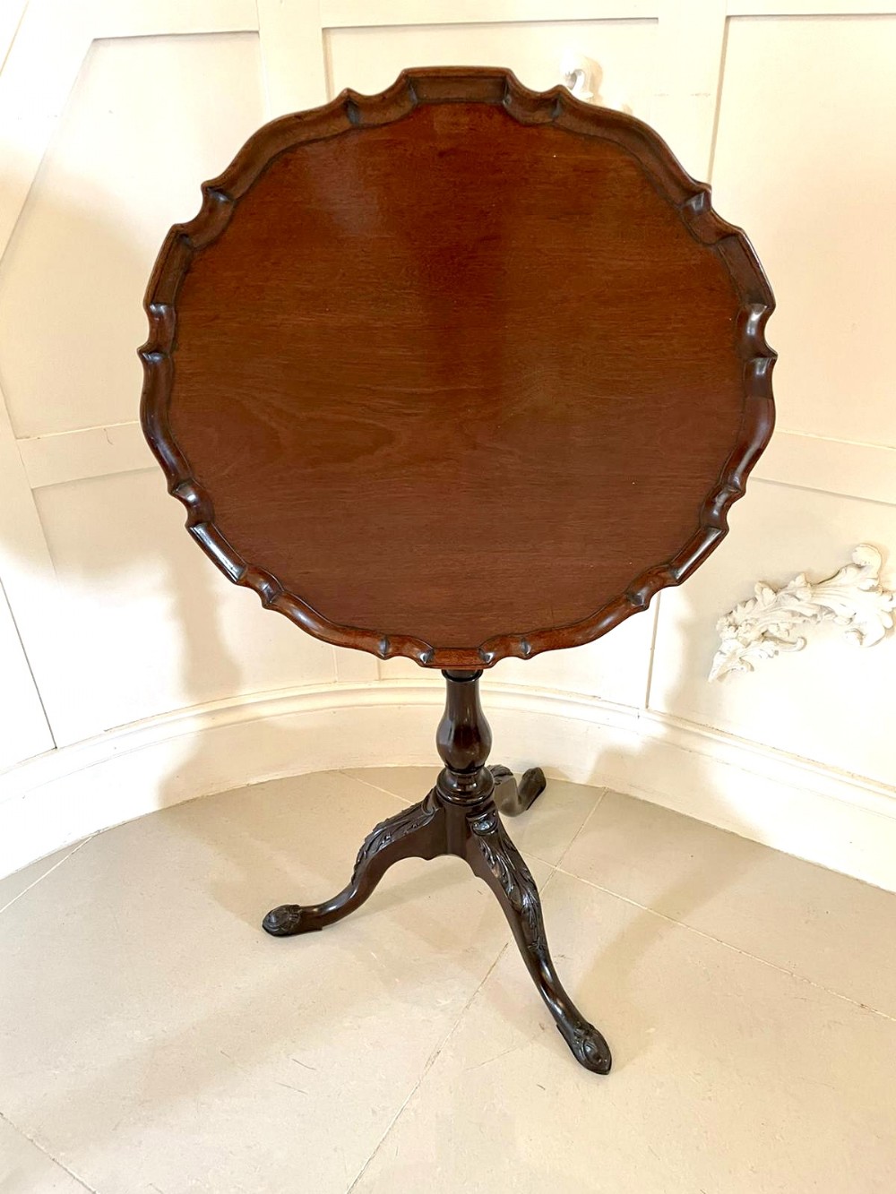  Outstanding Quality Antique Edwardian Carved Mahogany Lamp Table  

