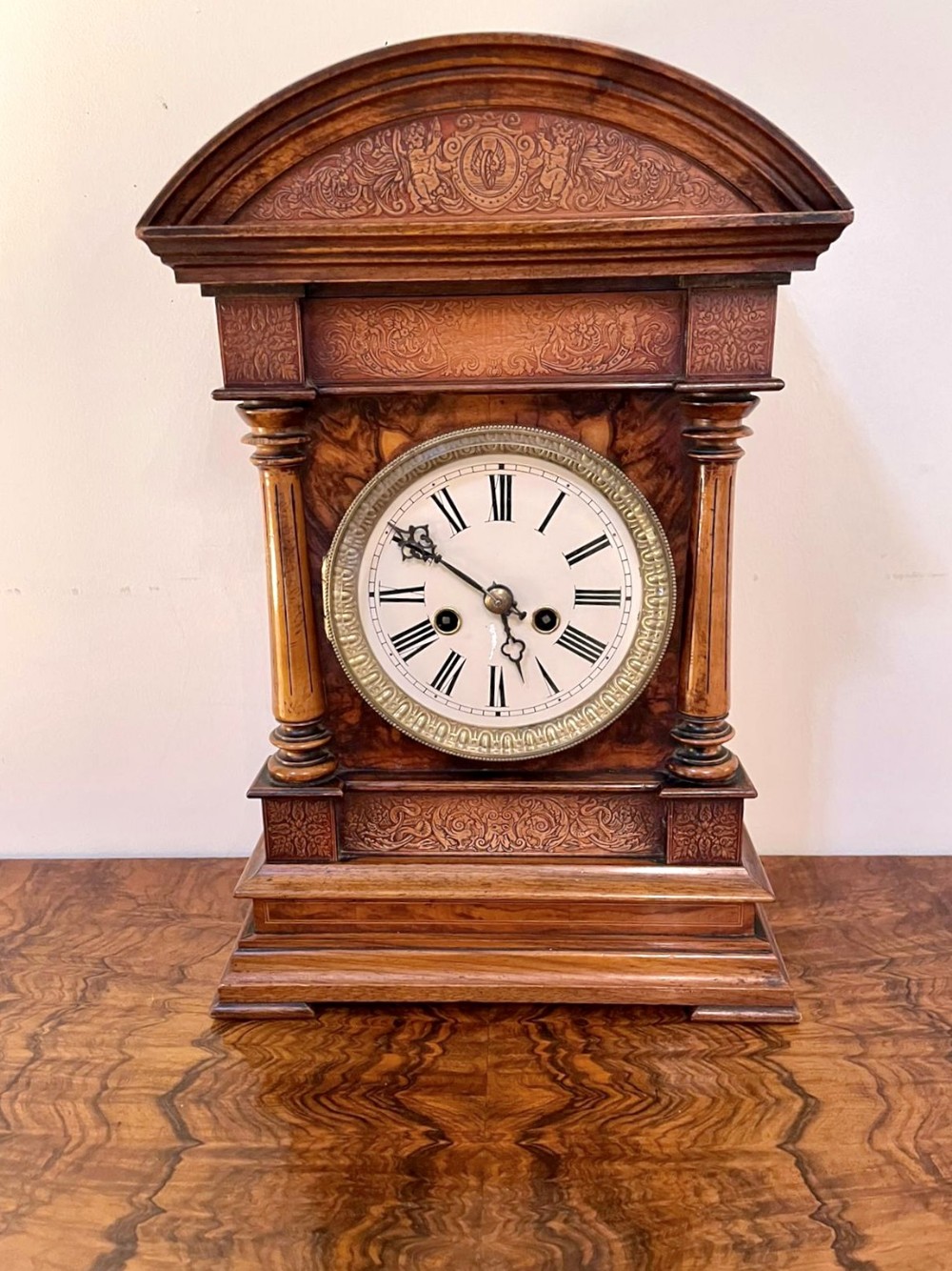  Outstanding Quality Antique Victorian Burr Walnut Bracket Clock 
