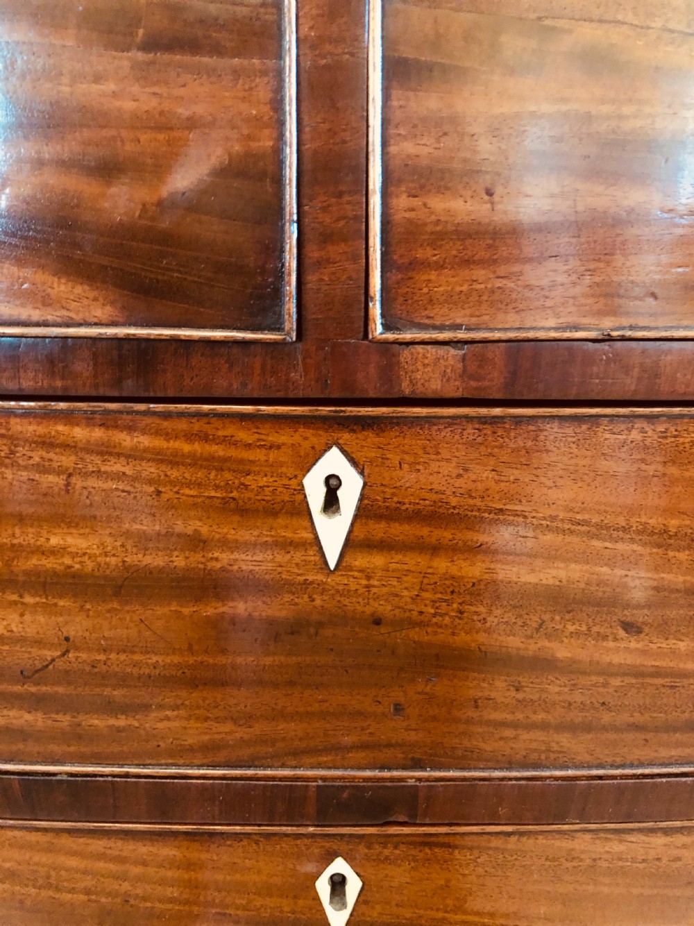 Quality Antique Regency Mahogany Bow Fronted Chest of Drawers View VII