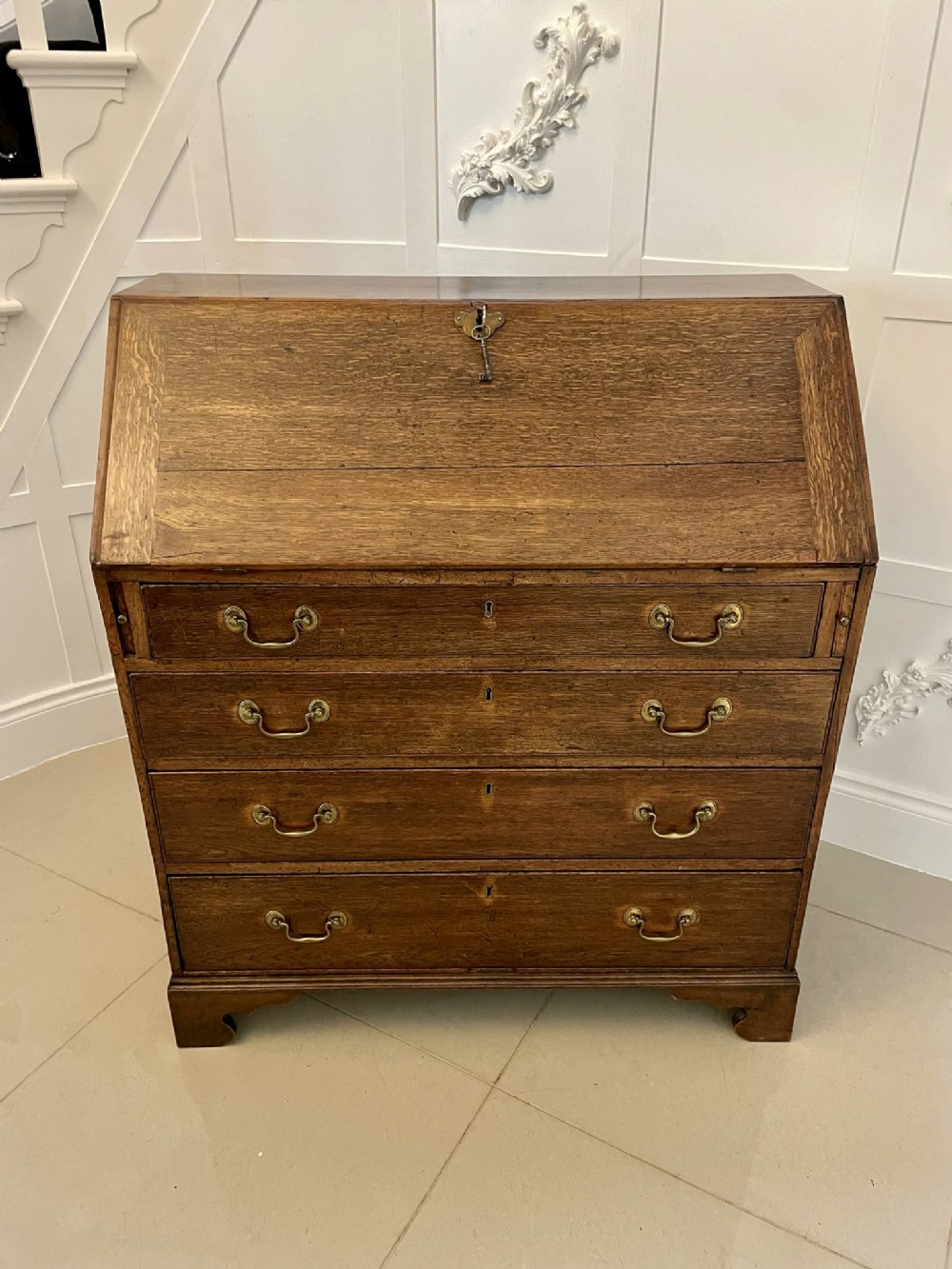 Antique George III Quality Oak Bureau 
