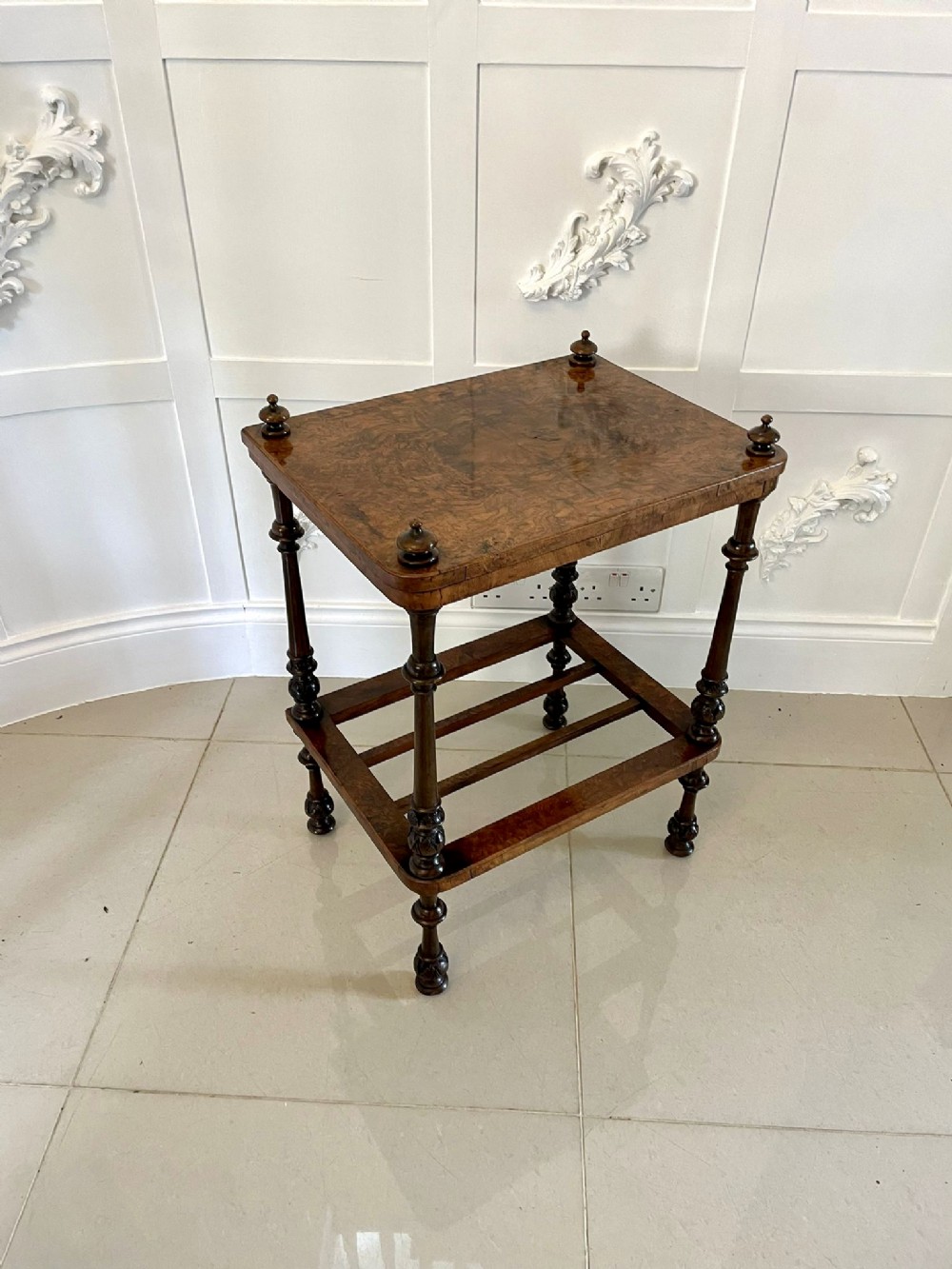Antique Victorian Quality Burr Walnut Lamp Table 
