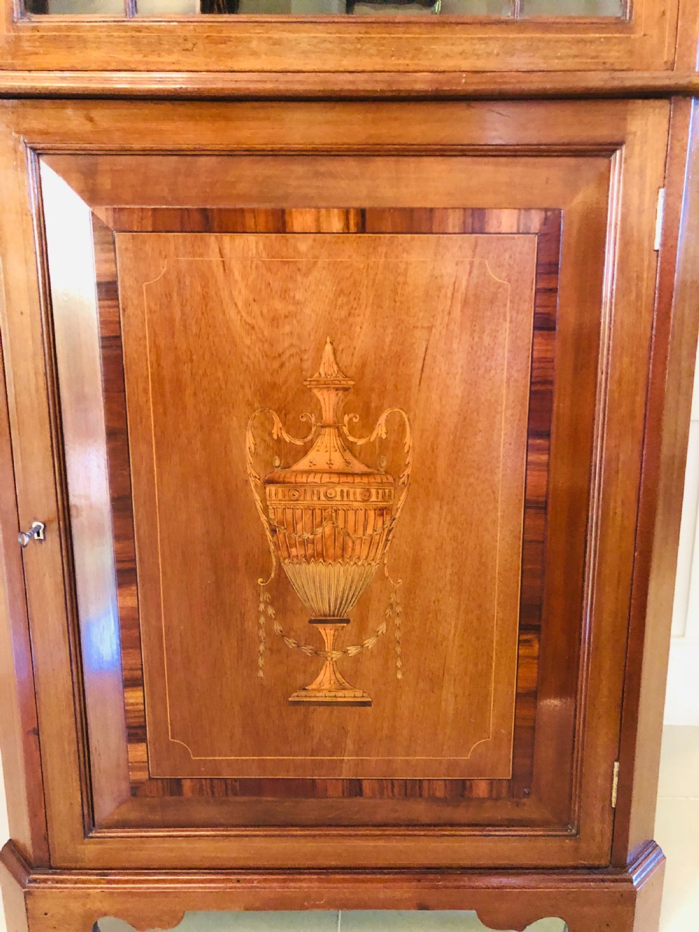  Fine Quality Antique  Edwardian Inlaid Mahogany Corner Cupboard
 View XI