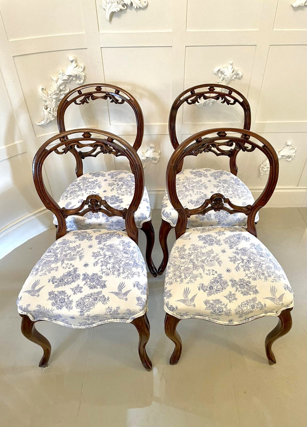   Quality Antique Victorian Set of Four Walnut Dining Chairs 
