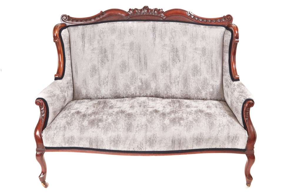  Outstanding Quality Antique Victorian Carved Mahogany Settee
