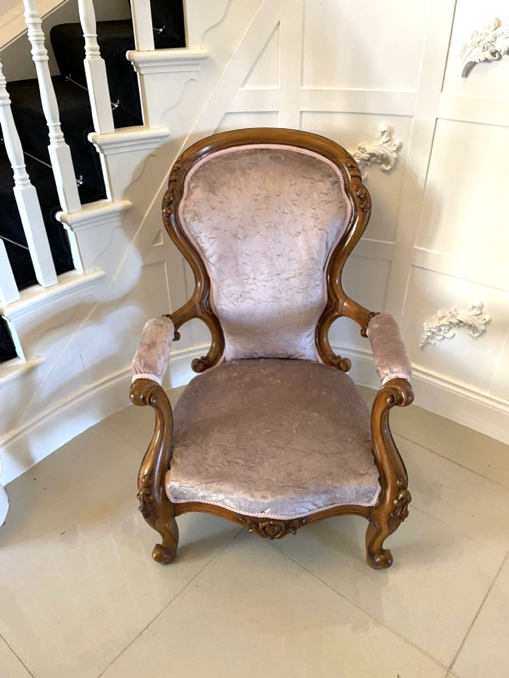  Fine Quality Antique Victorian Carved Walnut Armchair
