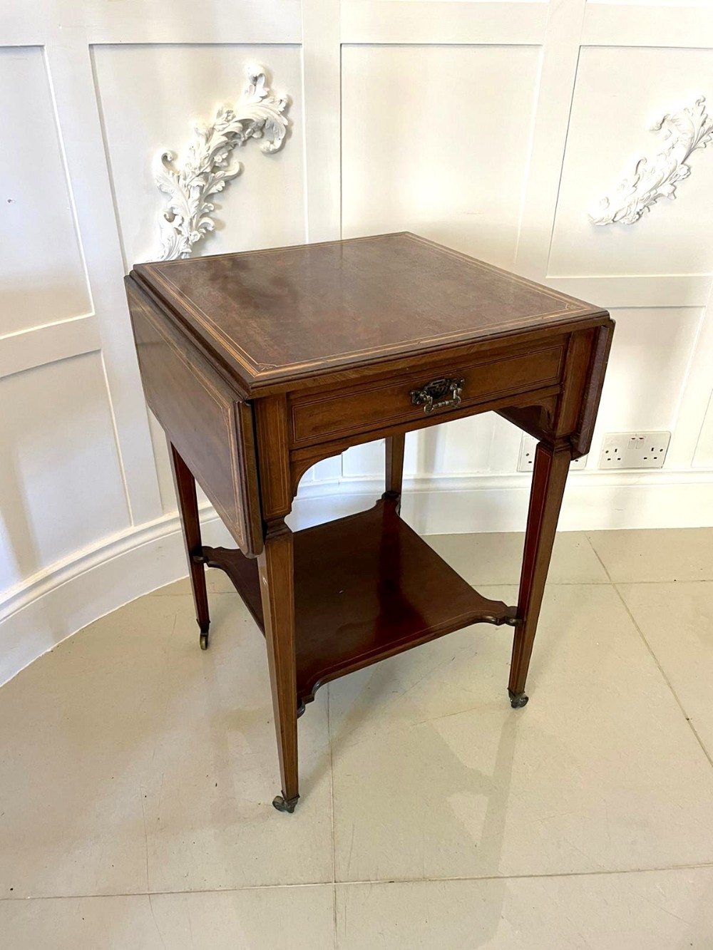  Fine Quality Antique Edwardian Inlaid Mahogany Occasional/Lamp Table
